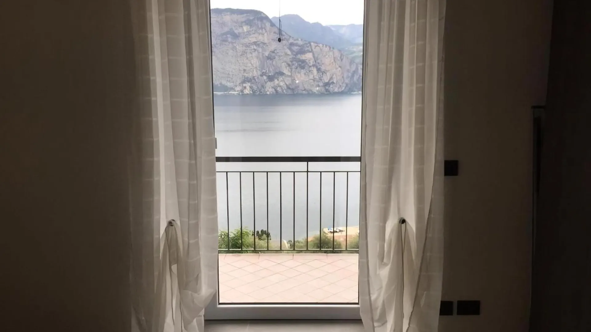 Wohnung Nr, 5 Mit Terrasse Und Garten Und Seeblick Sommavilla 0*,  Italia