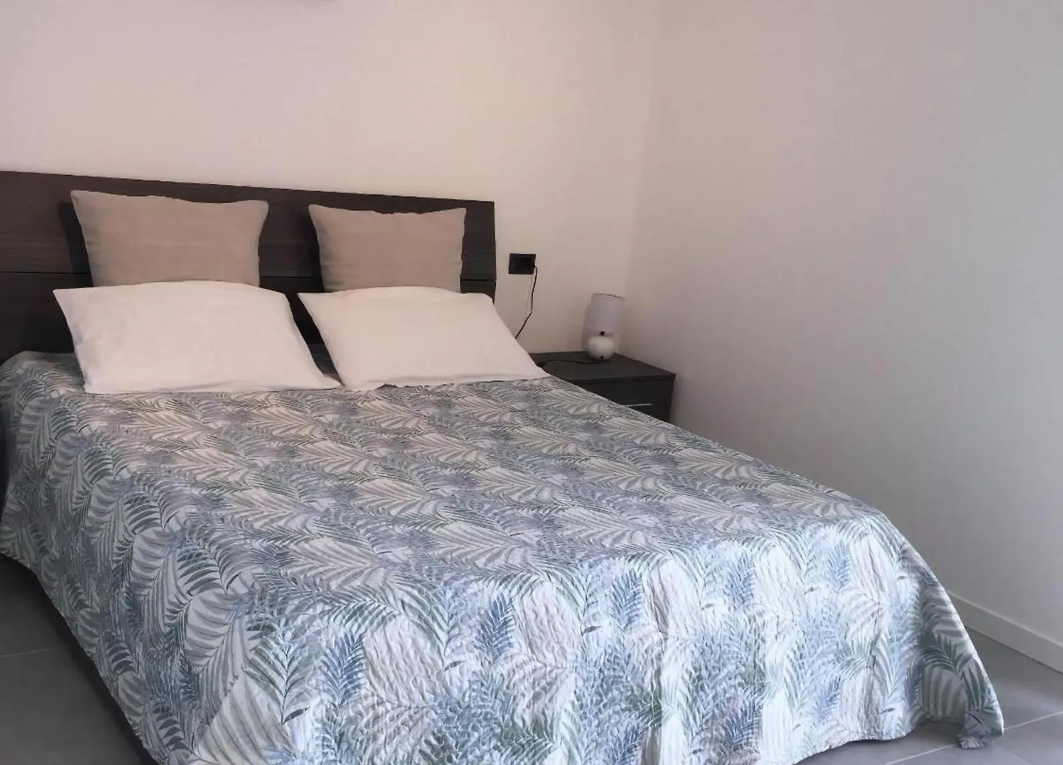 Apartamento Wohnung Nr, 5 Mit Terrasse Und Garten Und Seeblick Sommavilla